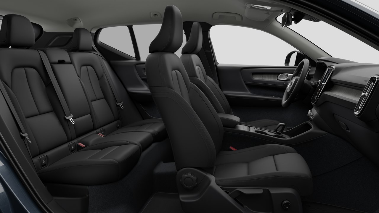 2026 Volvo XC40 Core (Dark Theme)-31