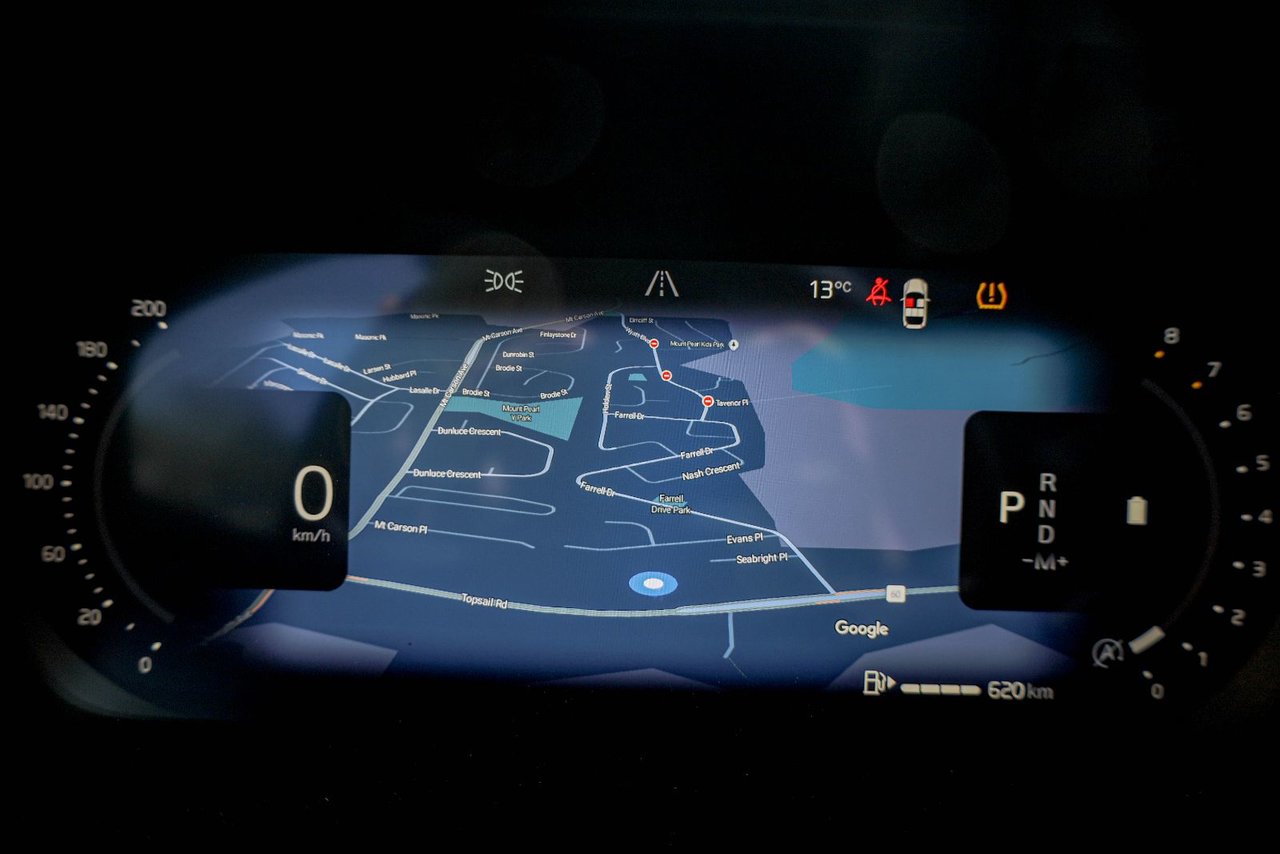 2026 Volvo XC40 Plus (Dark Theme)-13
