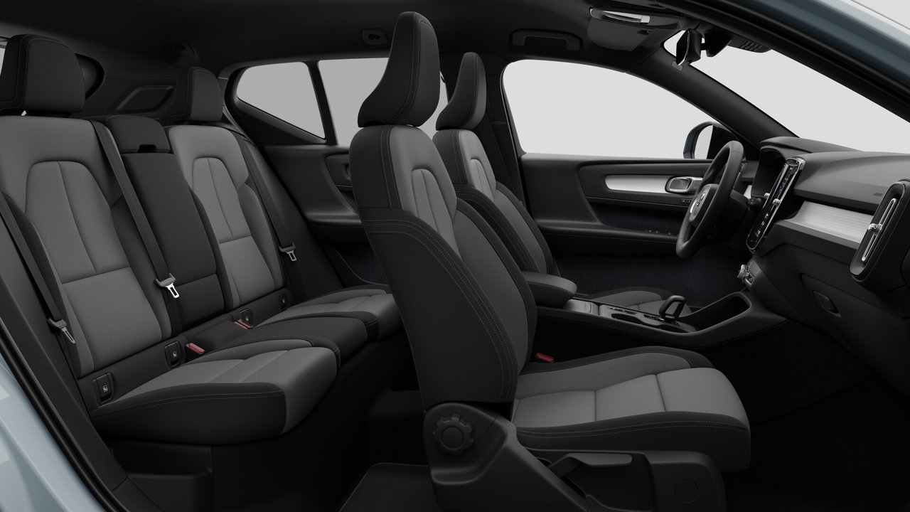 2026 Volvo XC40 Core Dark Theme-12