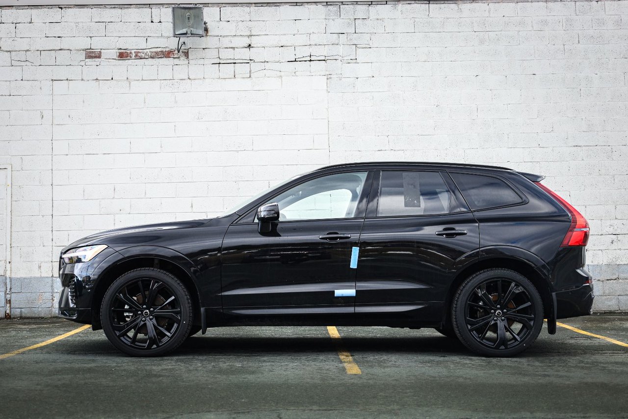 2026 Volvo XC60 Plug-in hybrid Ultra Black Edition-0