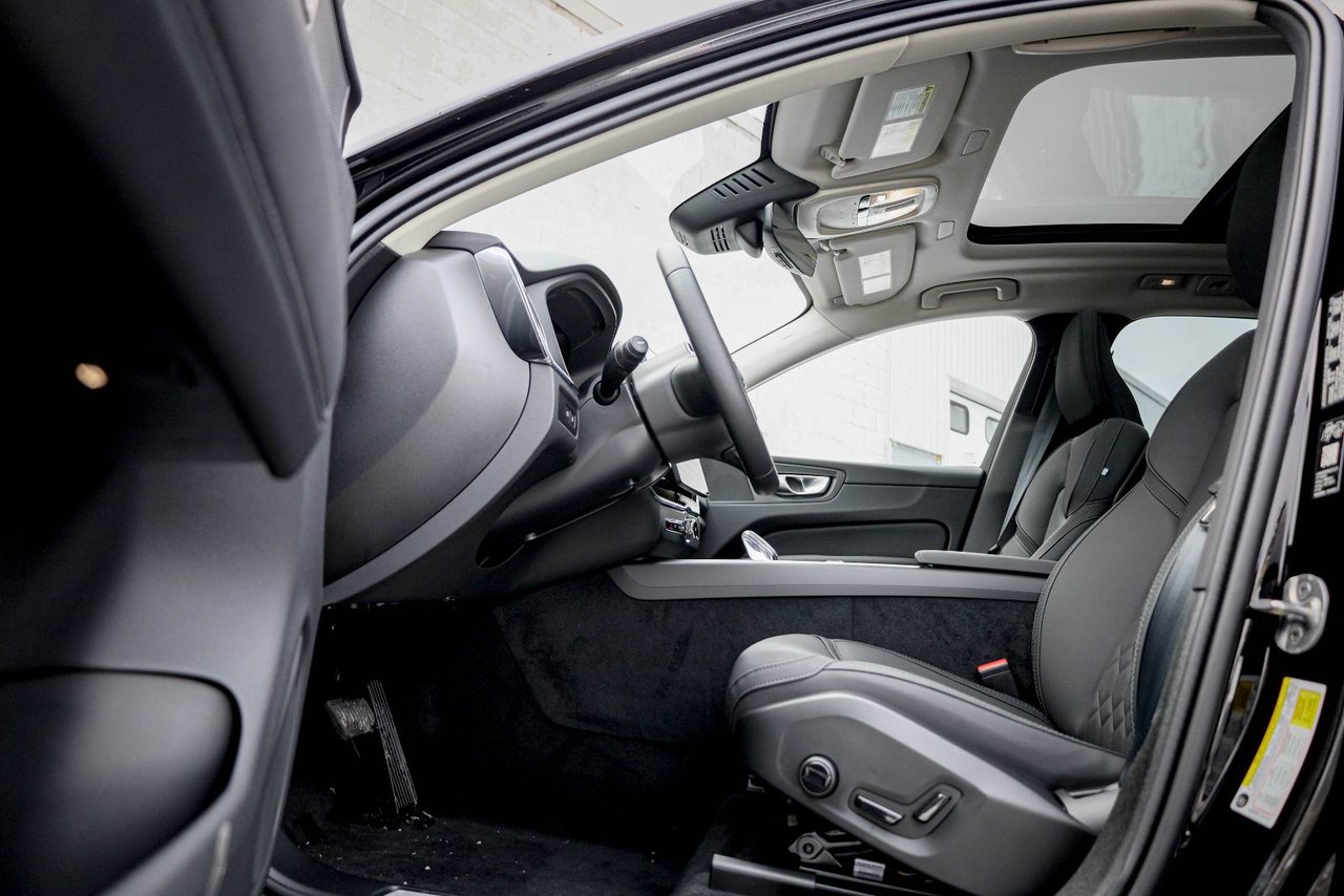 2026 Volvo XC60 Plug-in hybrid Plus-8