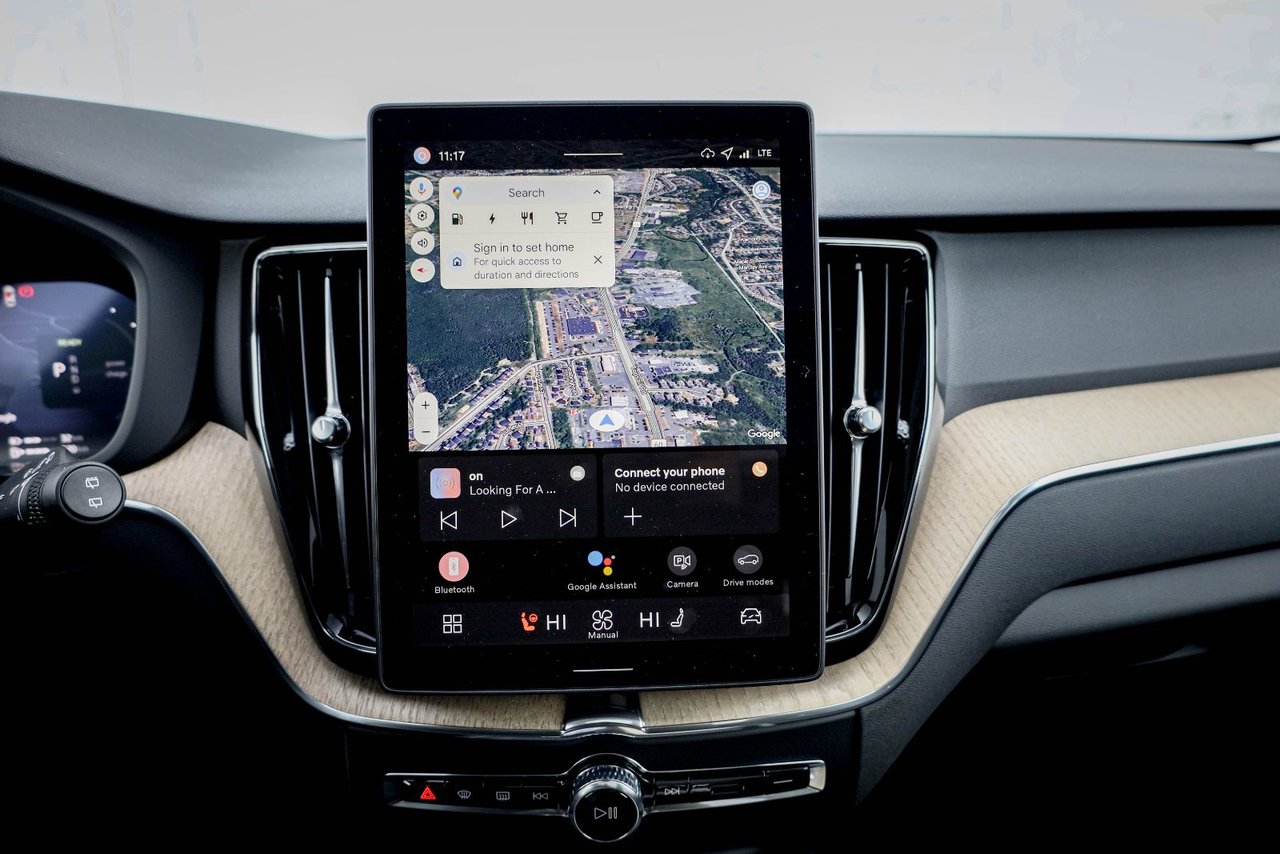 2026 Volvo XC60 Plug-in hybrid Plus-16