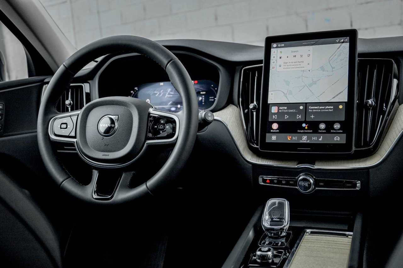 2026 Volvo XC60 Plug-in hybrid Plus-18