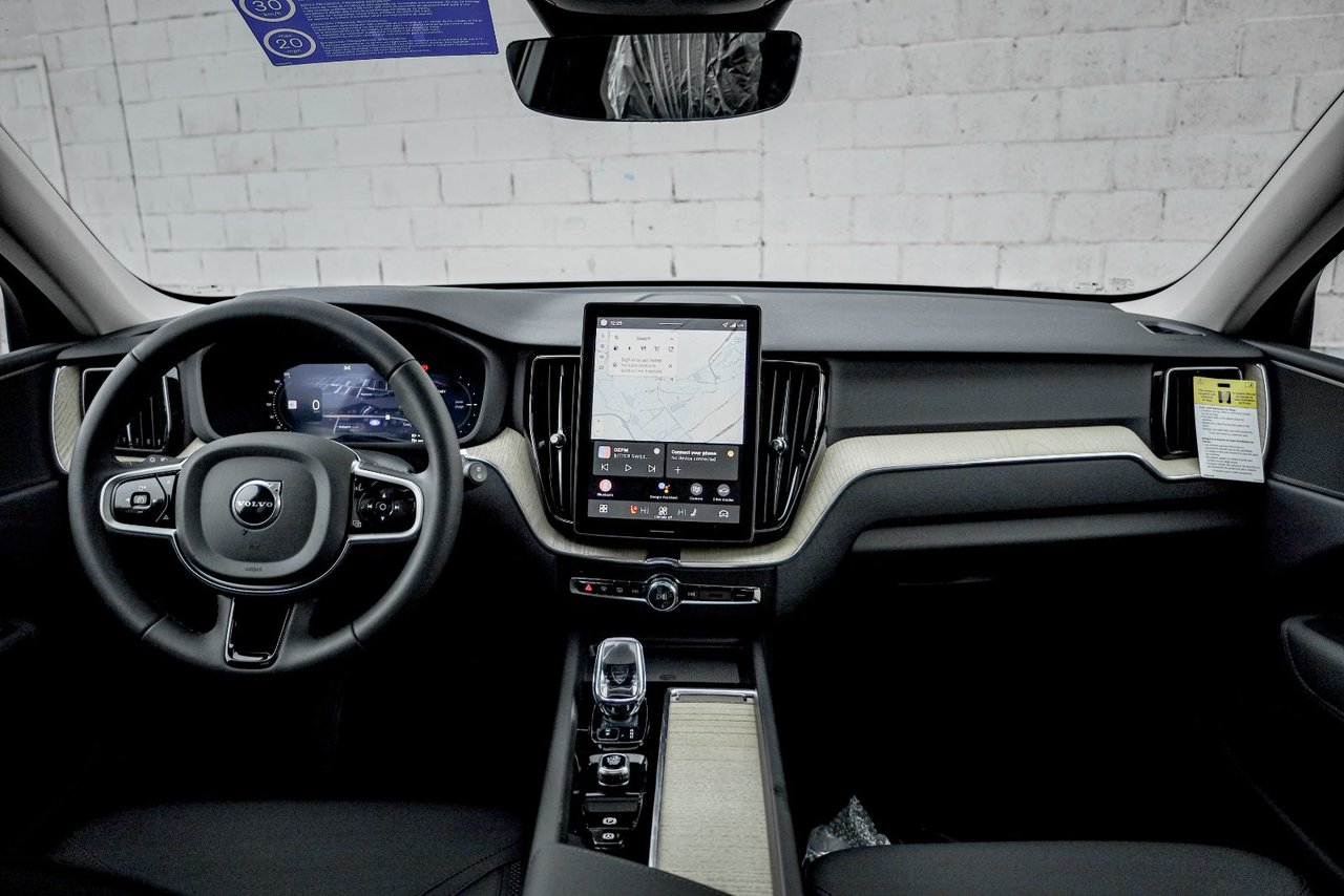 2026 Volvo XC60 Plug-in hybrid Plus-15