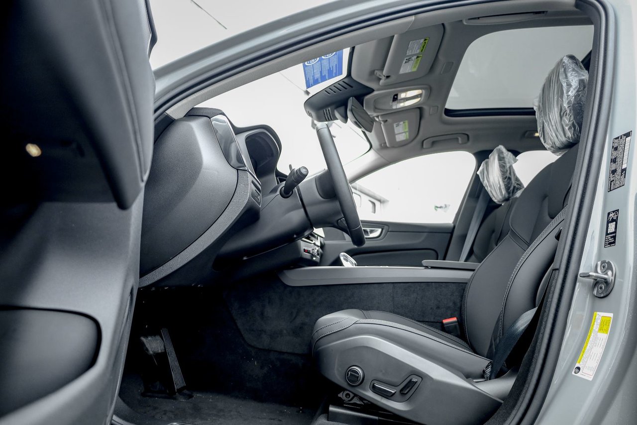 2026 Volvo XC60 Plug-in hybrid Plus-9