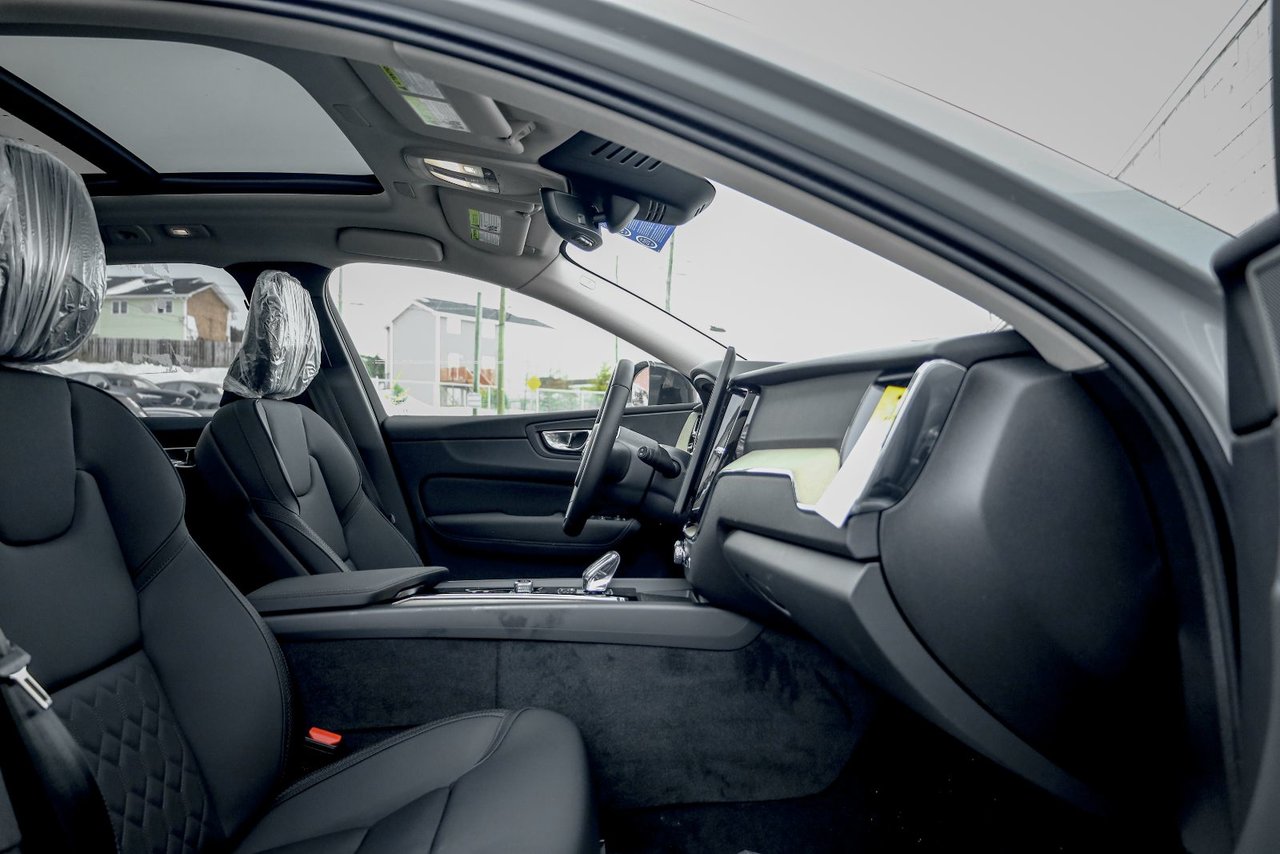 2026 Volvo XC60 Plug-in hybrid Plus-16