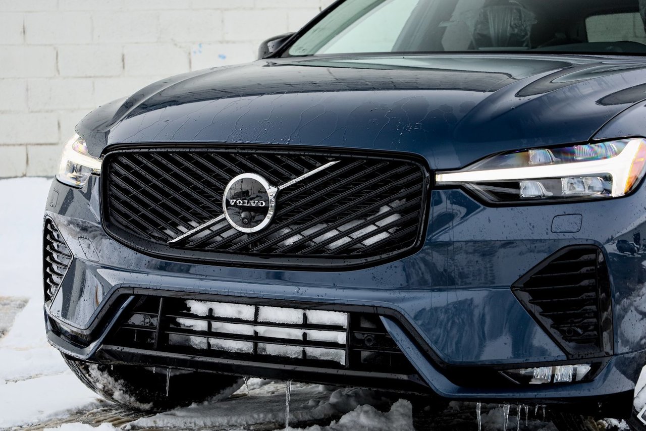2026 Volvo XC60 Plus-3