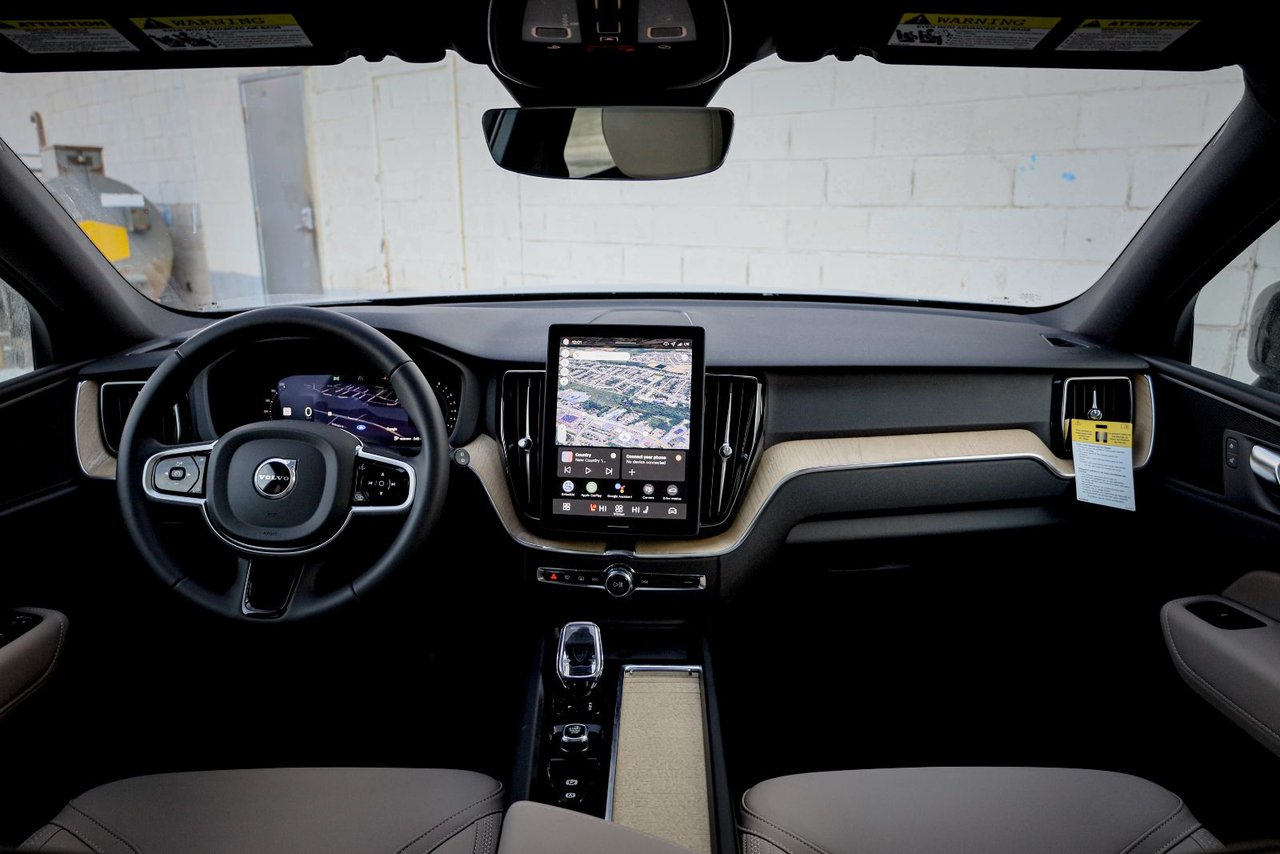 2026 Volvo XC60 Core-14