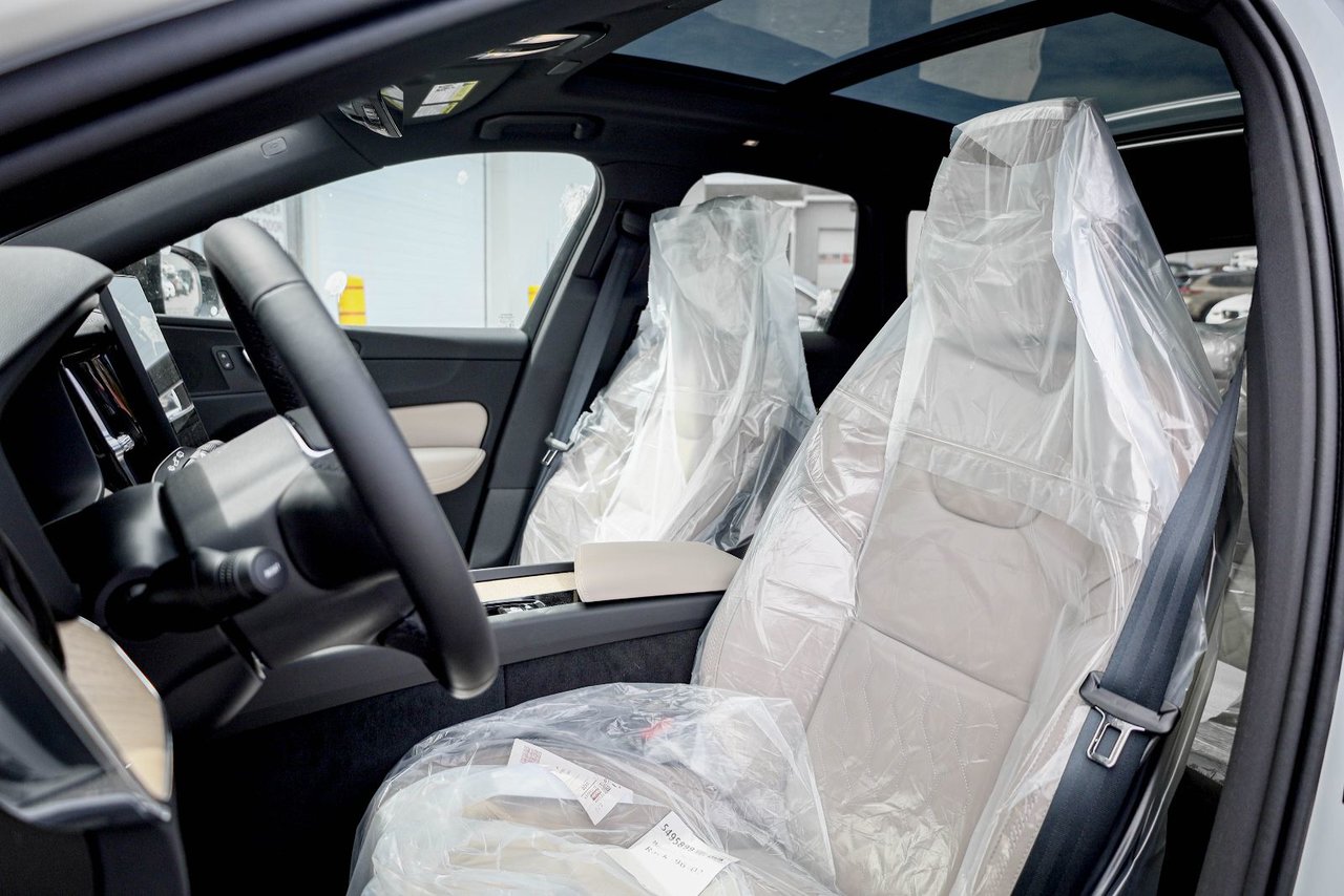 2026 Volvo XC60 Core-11