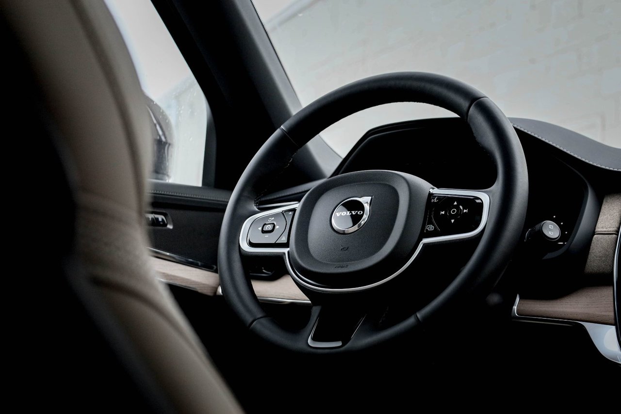 2026 Volvo XC90 Plug-in hybrid Plus 7-Seater (Bright Theme)-17