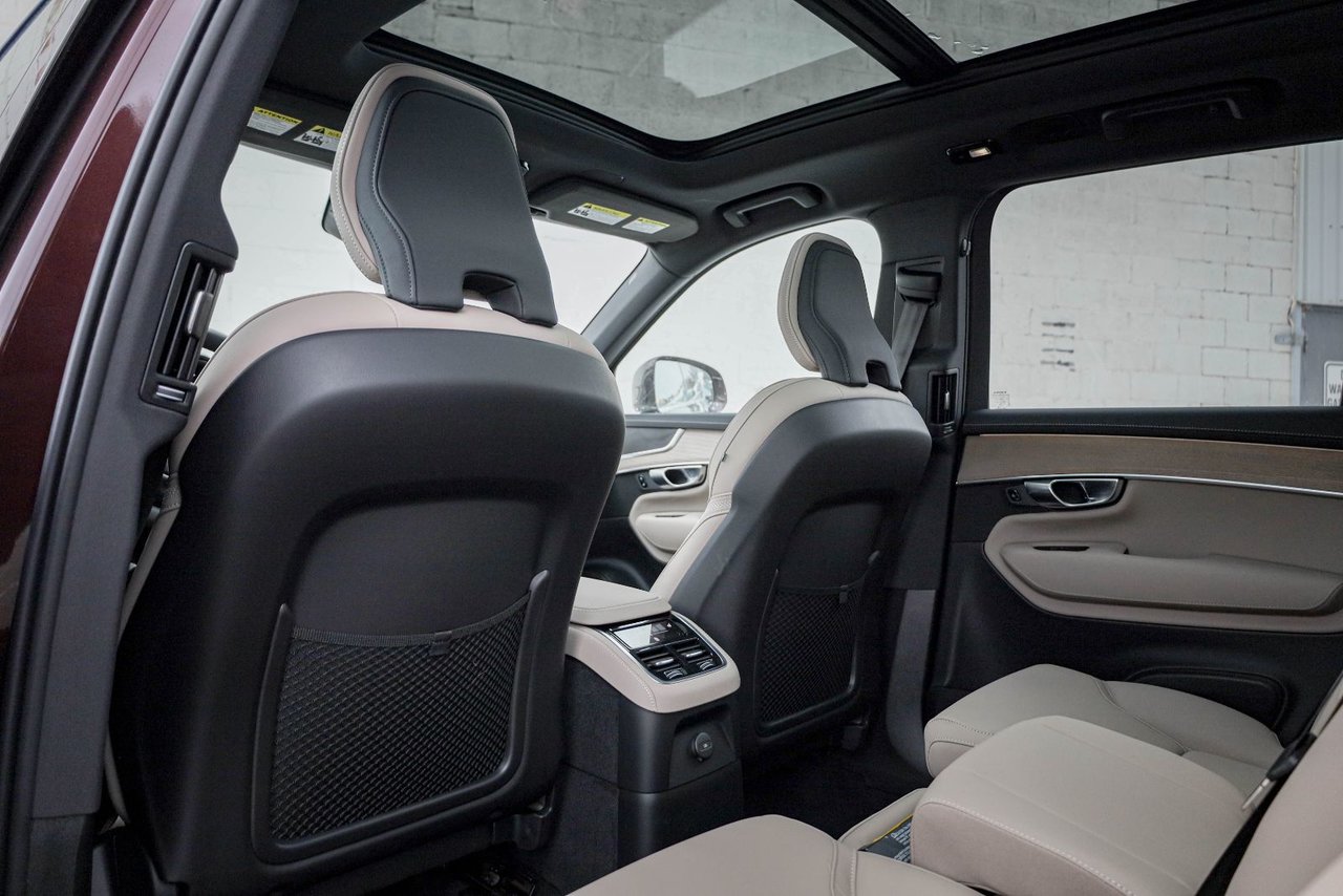 2026 Volvo XC90 Plug-in hybrid Plus 7-Seater (Bright Theme)-14
