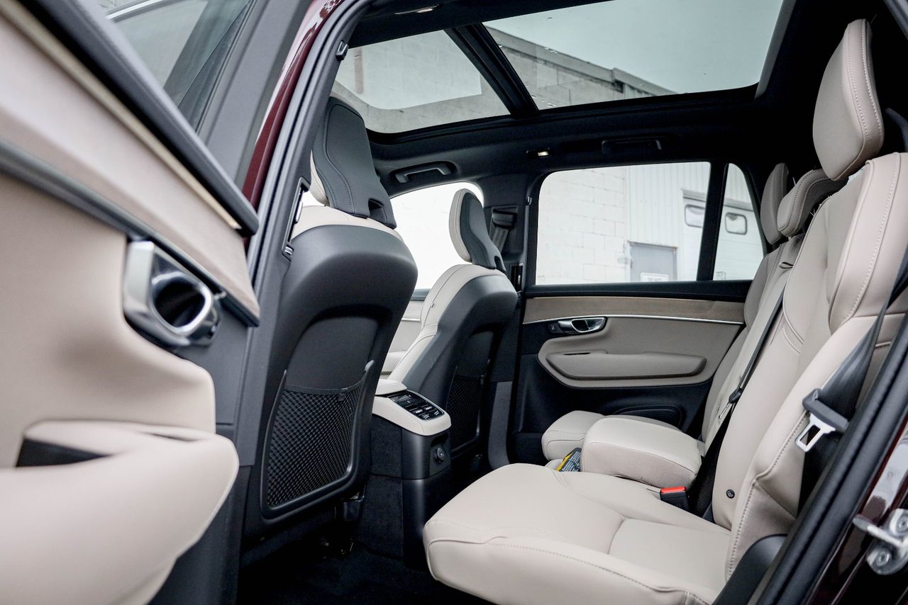 2026 Volvo XC90 Plug-in hybrid Plus 7-Seater (Bright Theme)-13