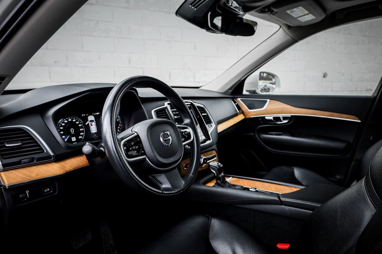 2022 Volvo XC90 Momentum-10