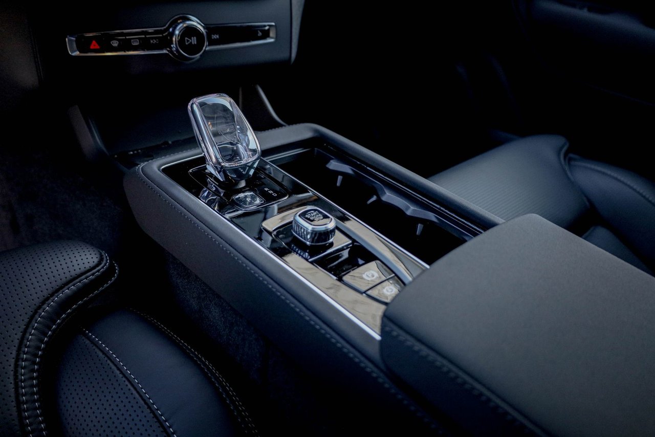 2026 Volvo XC90 Ultra 6-Seater (Bright Theme)-12