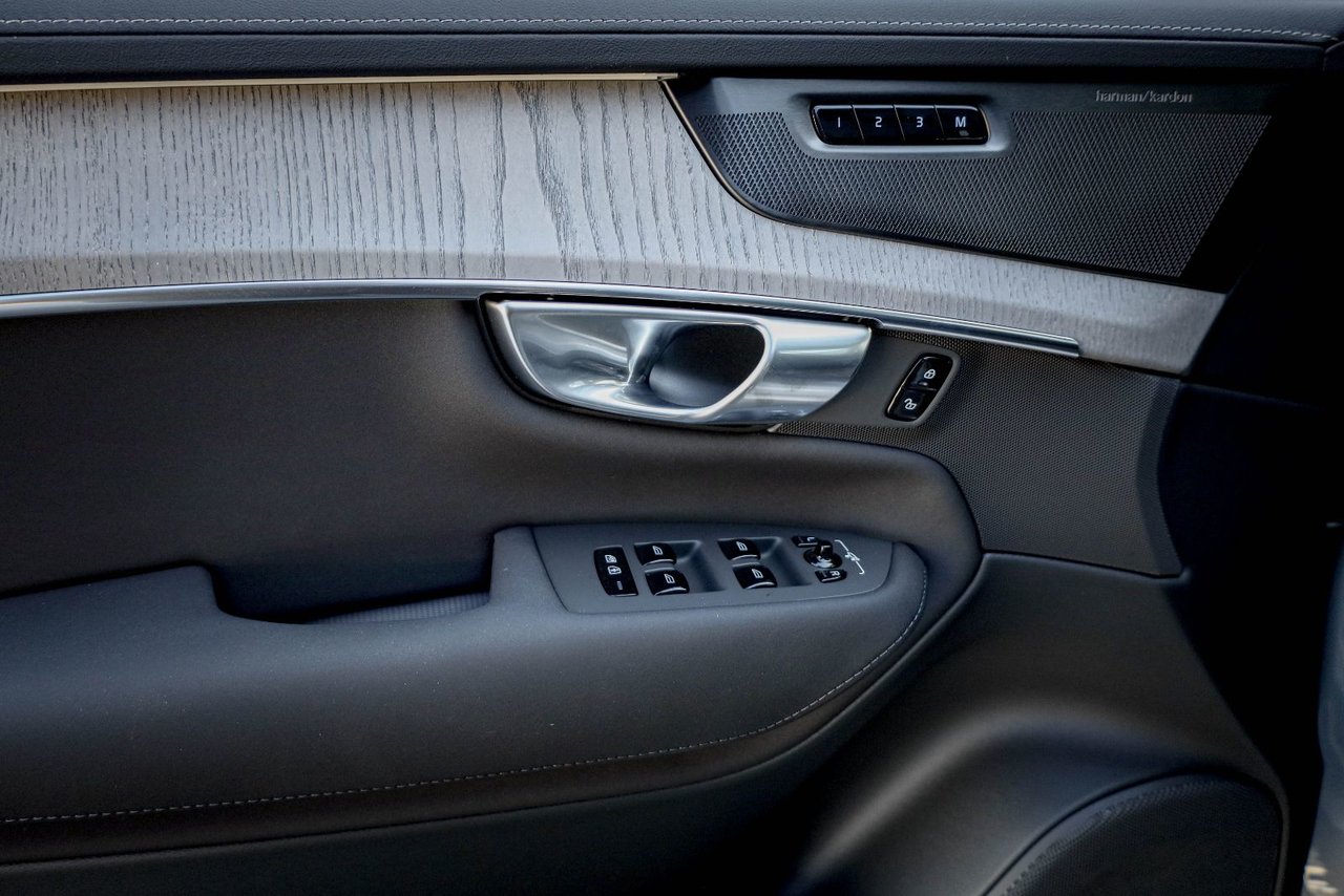 2026 Volvo XC90 Ultra 6-Seater (Bright Theme)-9