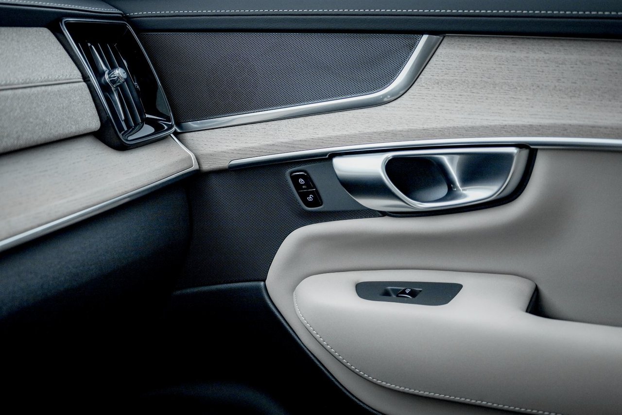 2026 Volvo XC90 Core 7-Seater (Bright Theme)-17