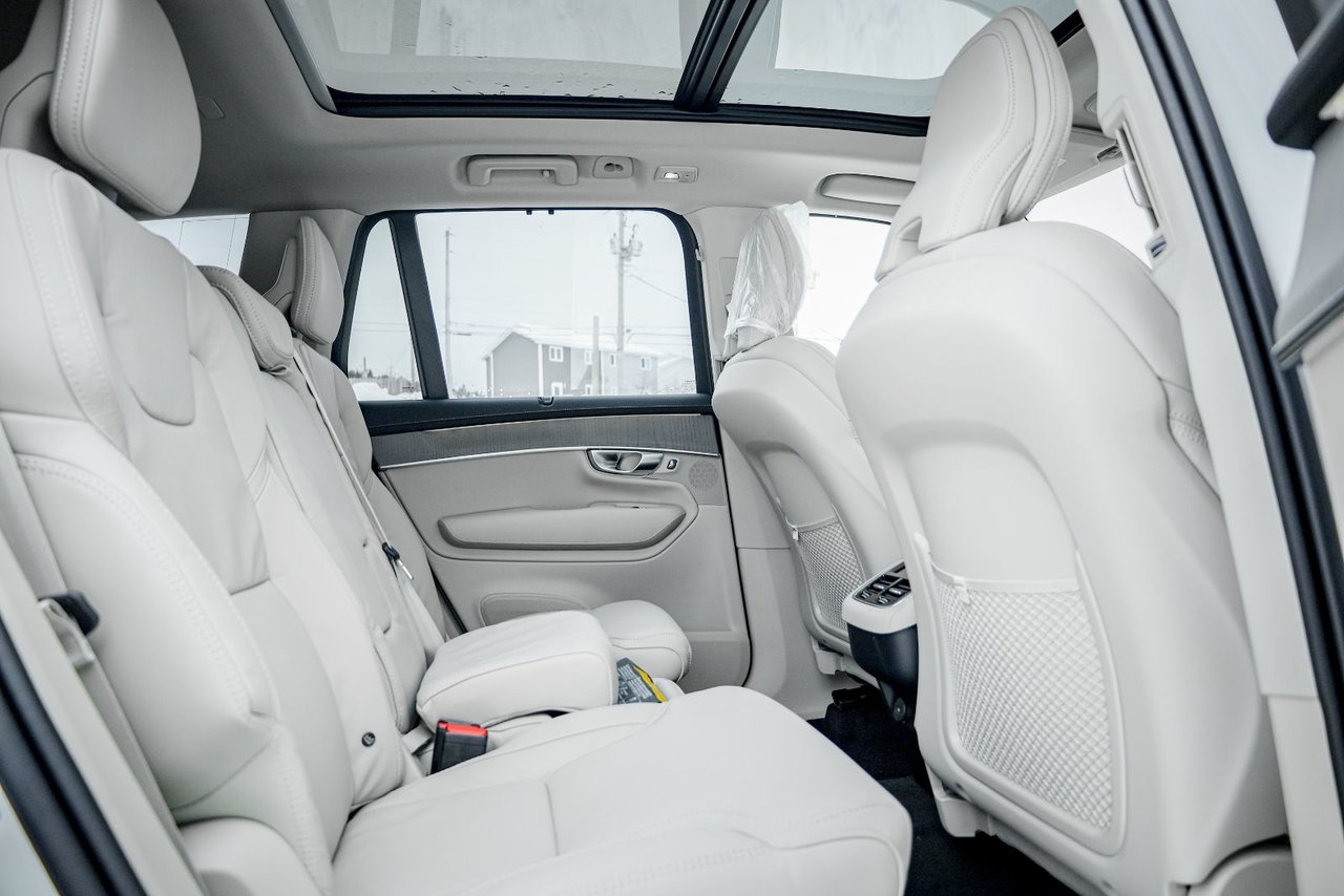2026 Volvo XC90 Ultra 7-Seater (Dark Theme)-19