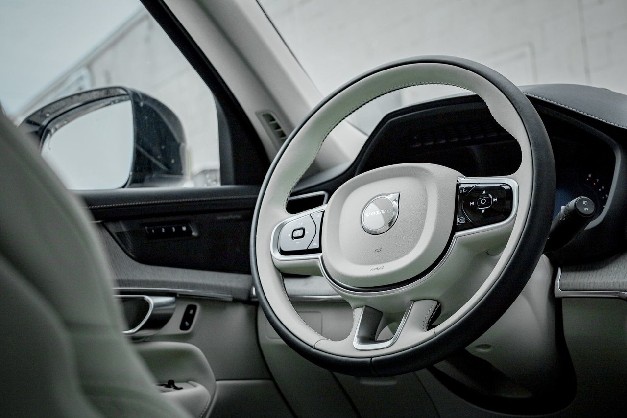 2026 Volvo XC90 Ultra 7-Seater (Dark Theme)-16