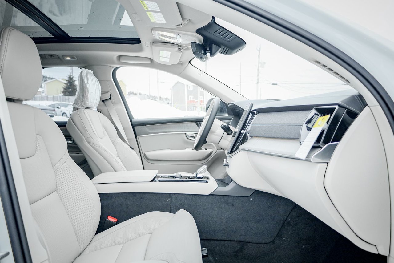 2026 Volvo XC90 Ultra 7-Seater (Dark Theme)-21