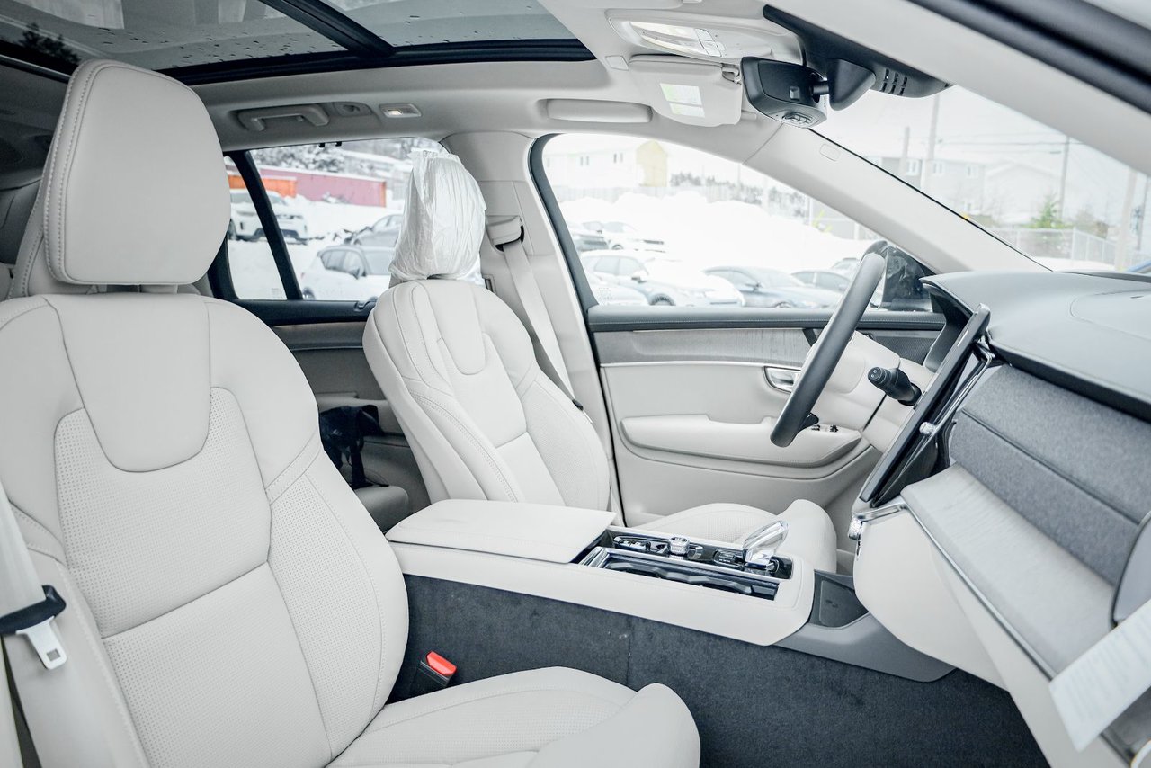 2026 Volvo XC90 Ultra 7-Seater (Dark Theme)-20