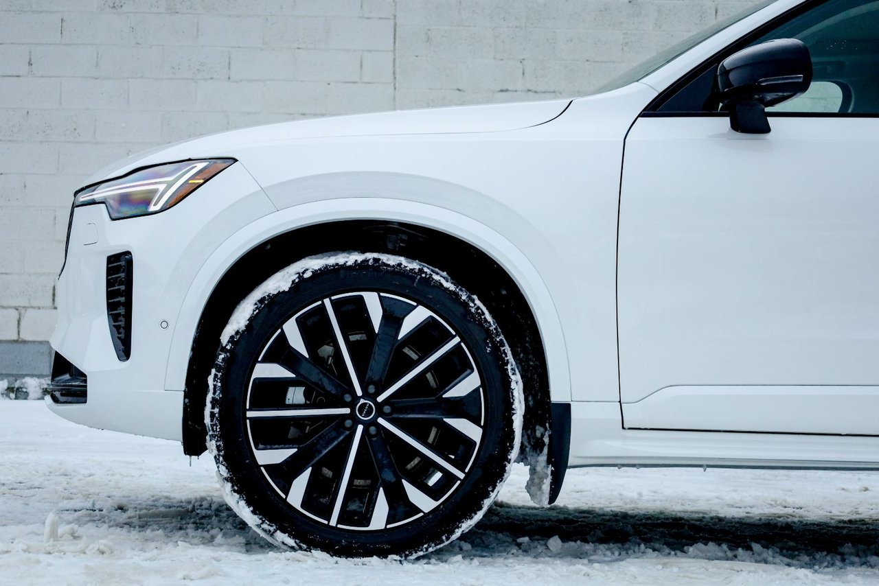 2026 Volvo XC90 Ultra 7-Seater (Dark Theme)-3