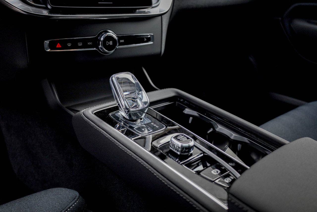 2026 Volvo XC90 Ultra 7-Seater (Dark Theme)-11