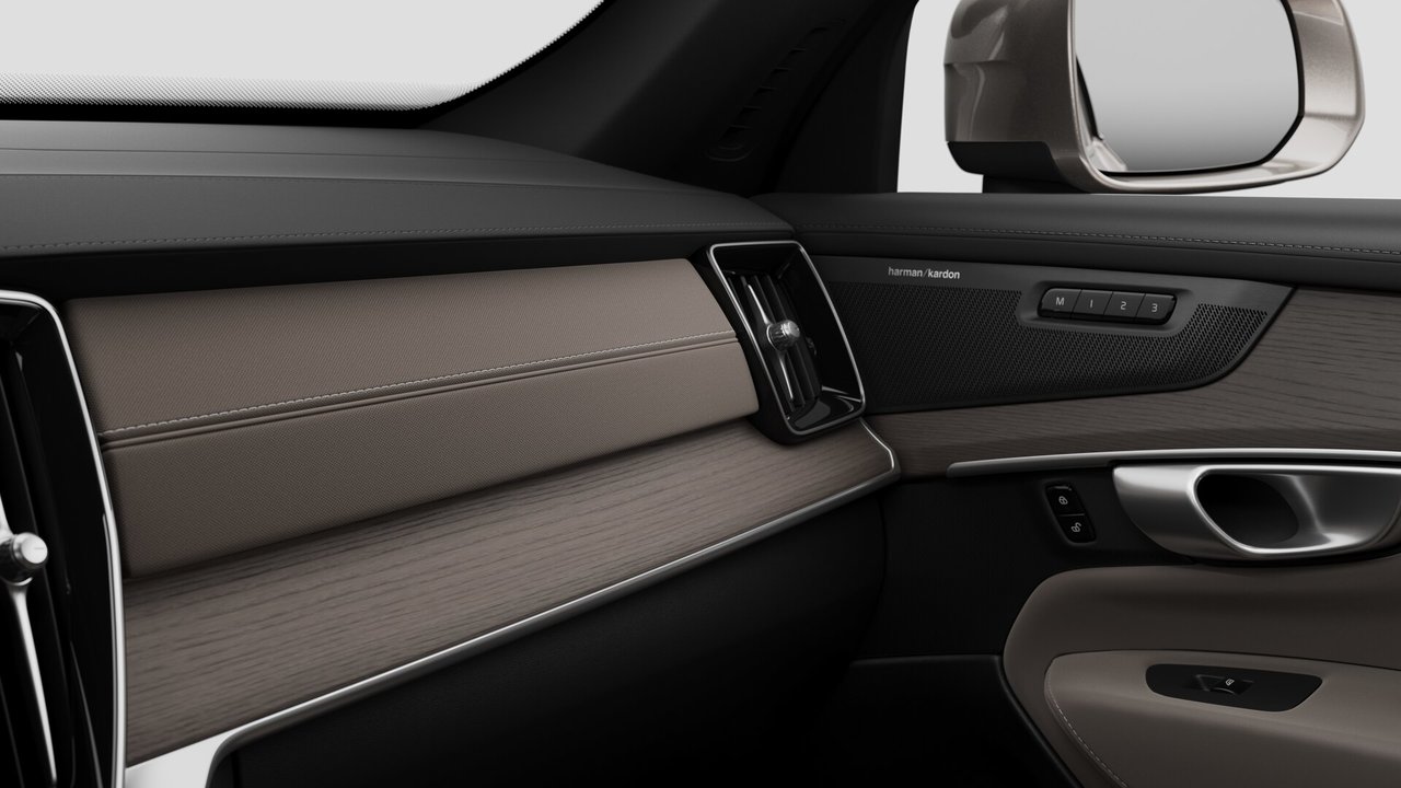 2026 Volvo XC90 Plug-in hybrid Ultra 7-Seater (Bright Theme)-8