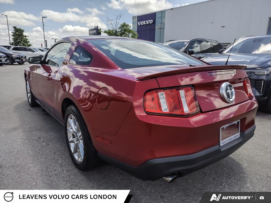 2011 Ford MUSTANG V6-10