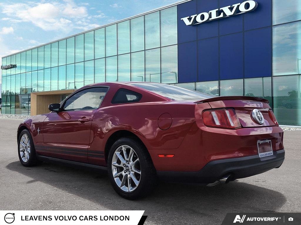 2011 Ford MUSTANG V6-3