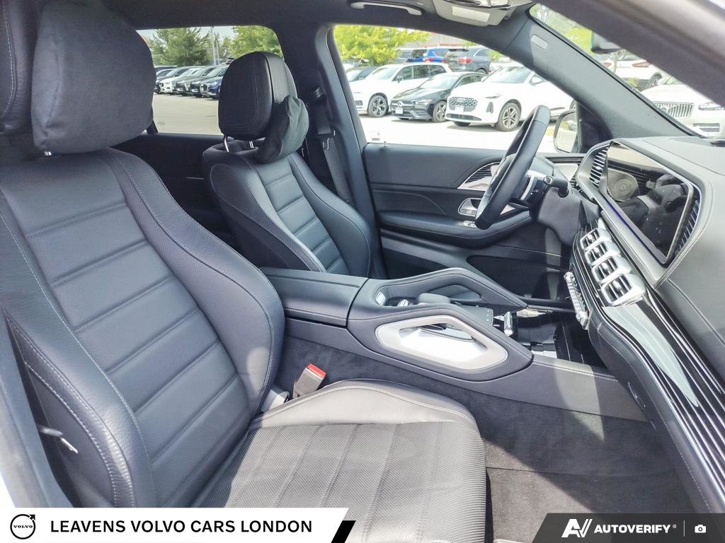 2025 Mercedes-Benz GLS 450-21
