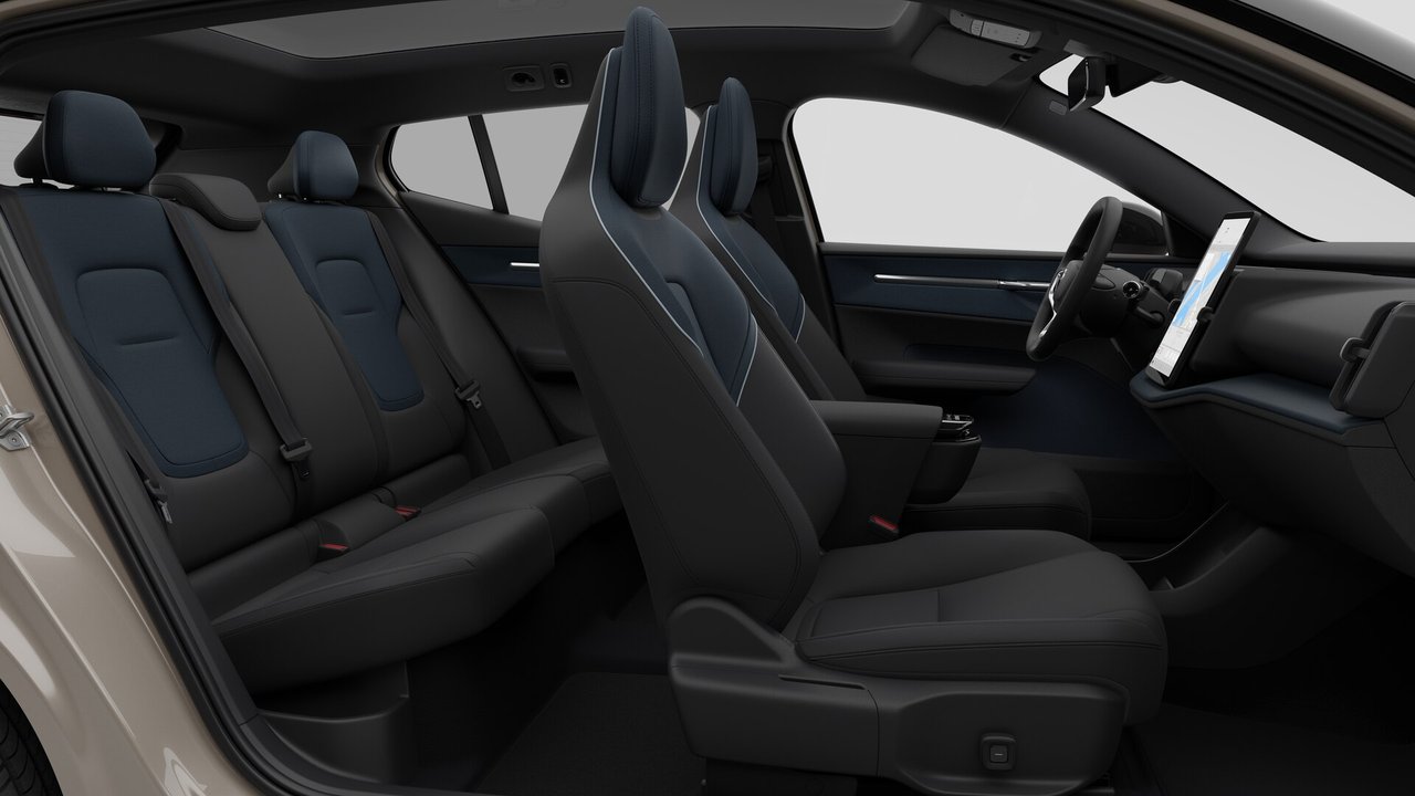 2026 Volvo EX30 ULTRA CROSS COUNTRY-12