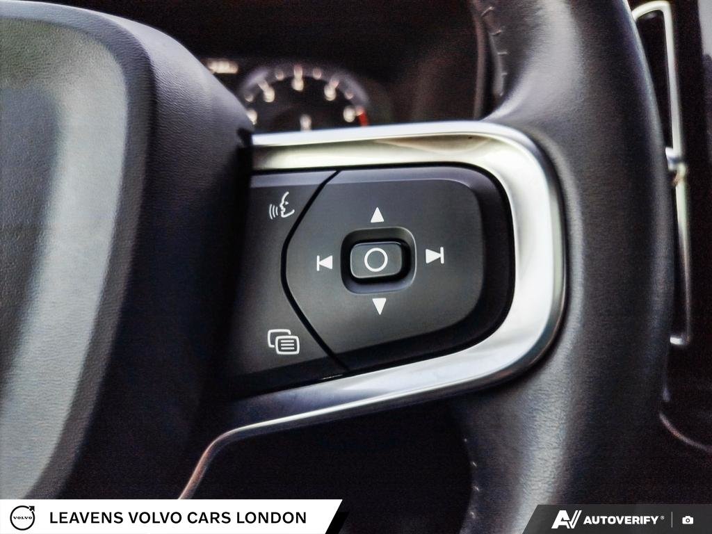 2020 Volvo XC40 MOMENTUM-15