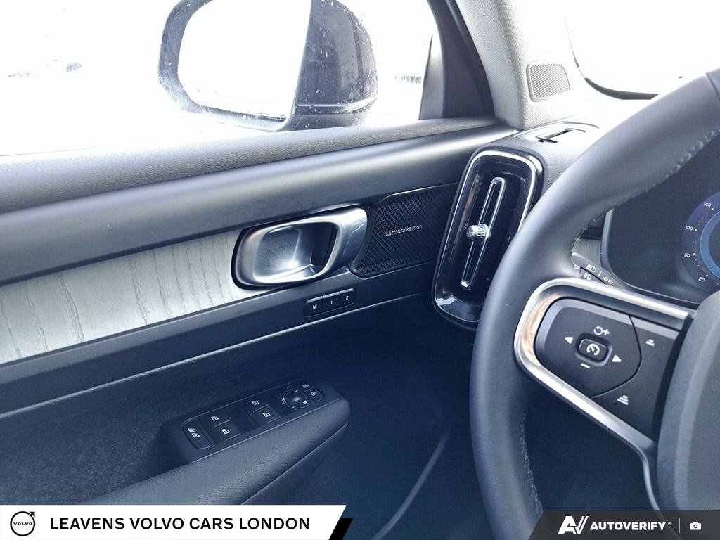 2024 Volvo XC40 ULTIMATE BRIGHT THEME-16