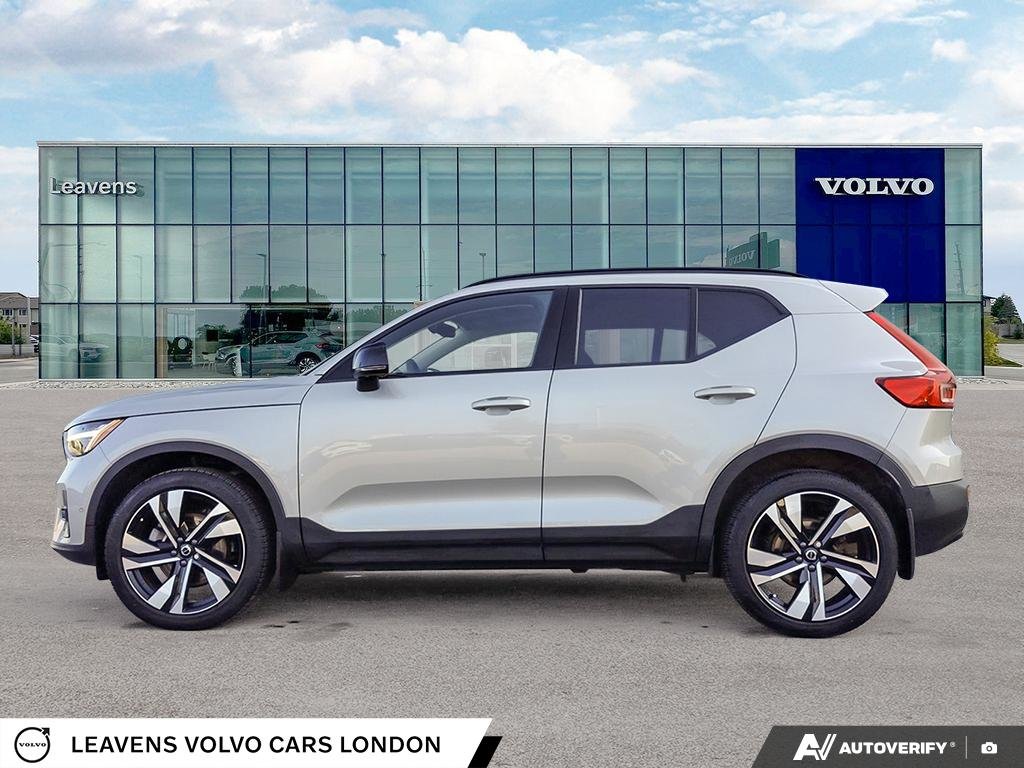2024 Volvo XC40 ULTIMATE DARK THEME-2
