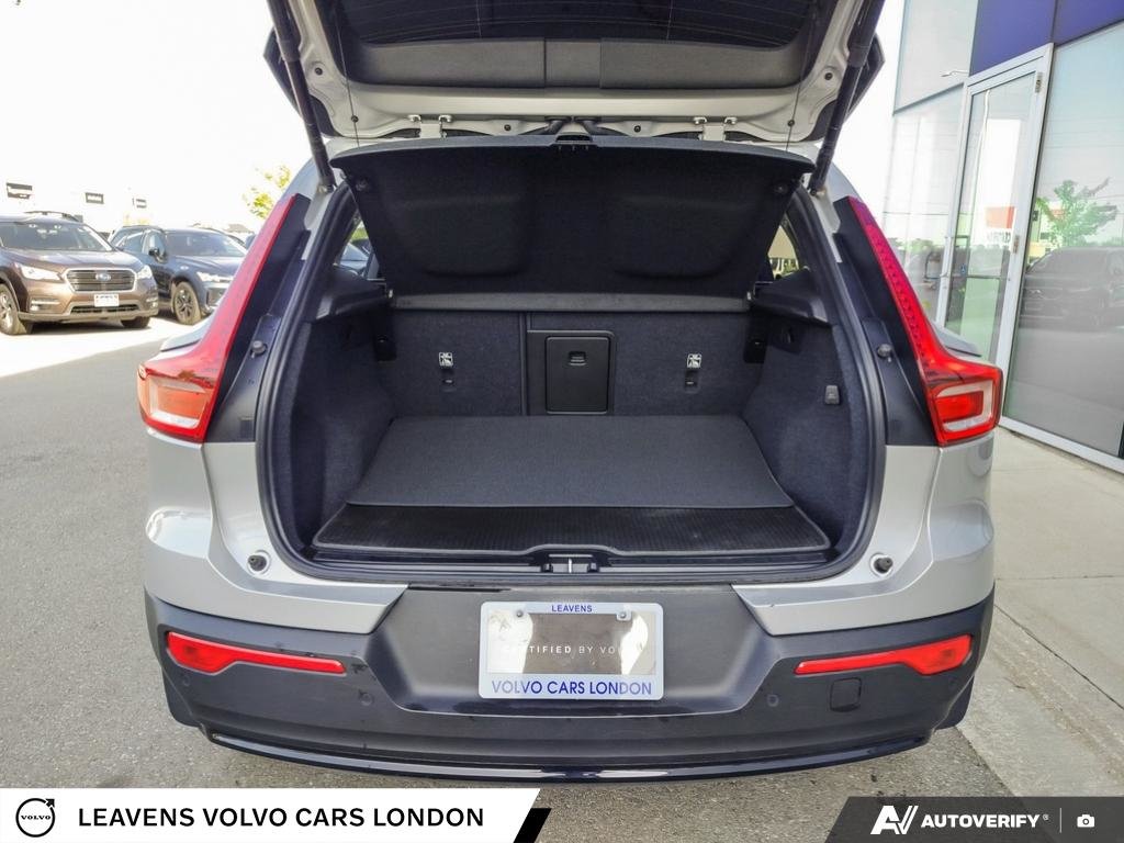 2024 Volvo XC40 ULTIMATE DARK THEME-11