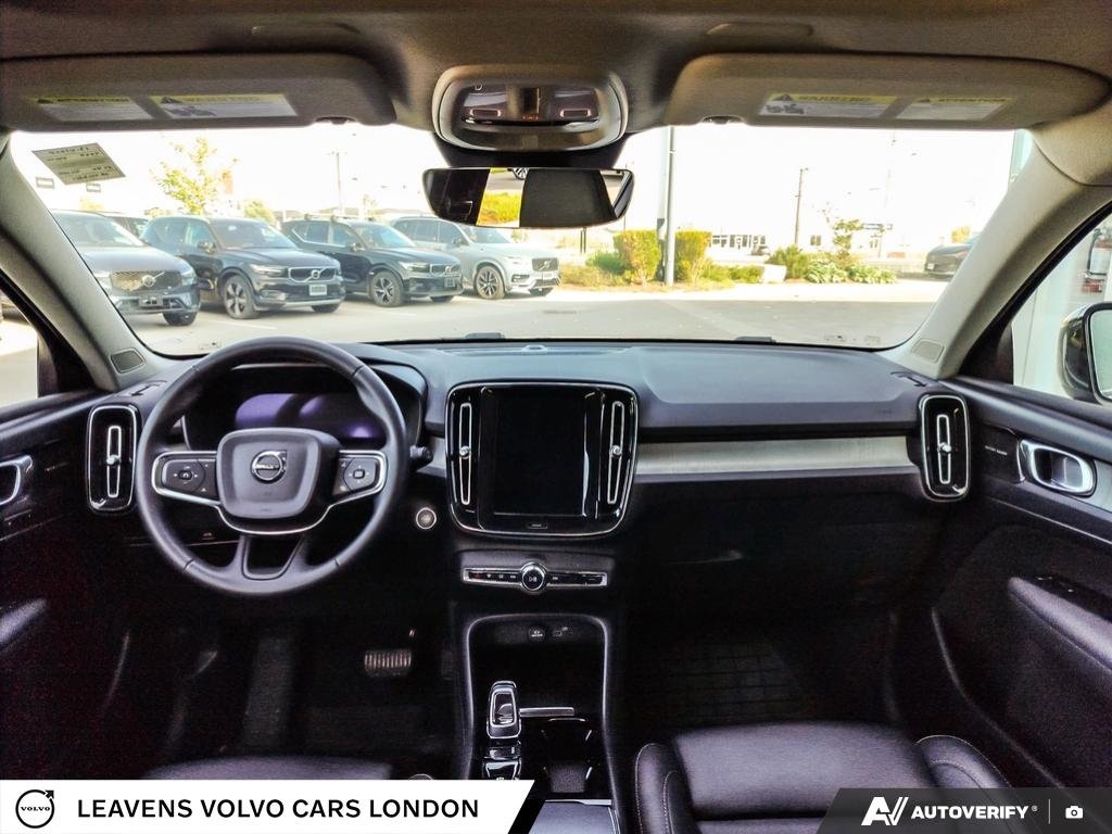 2024 Volvo XC40 ULTIMATE DARK THEME-23