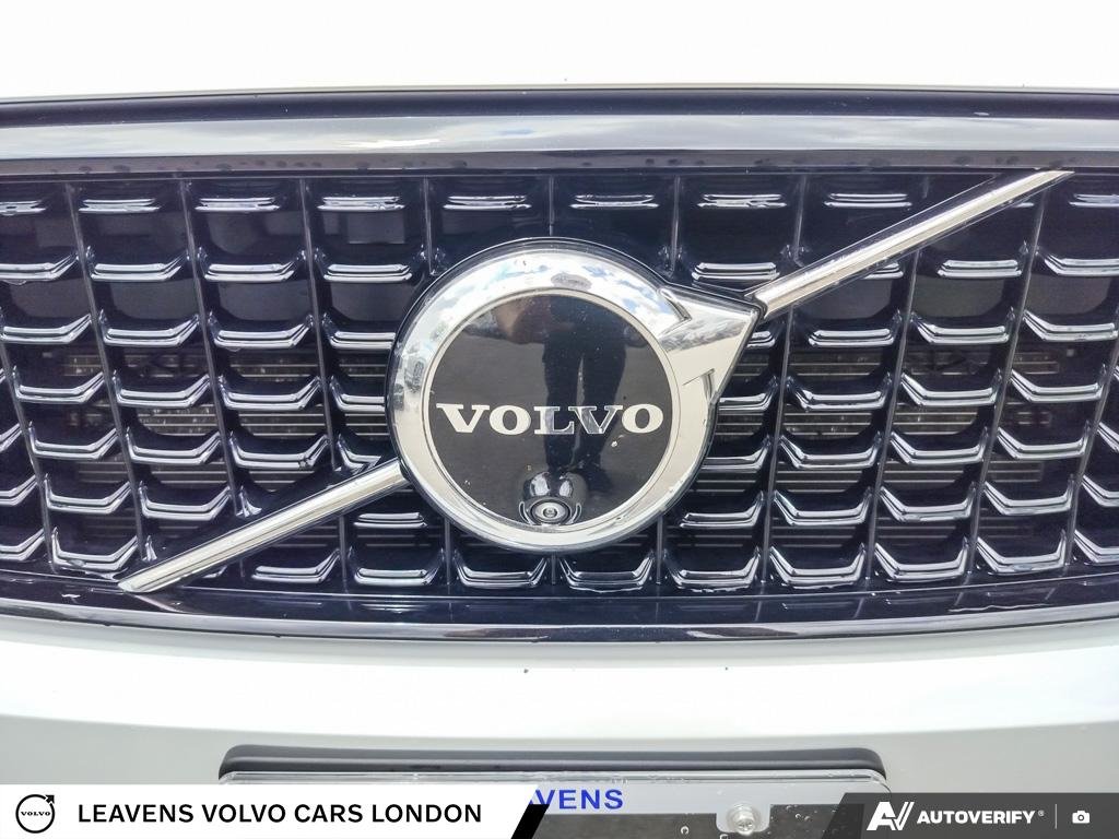 2024 Volvo XC40 ULTIMATE DARK THEME-8