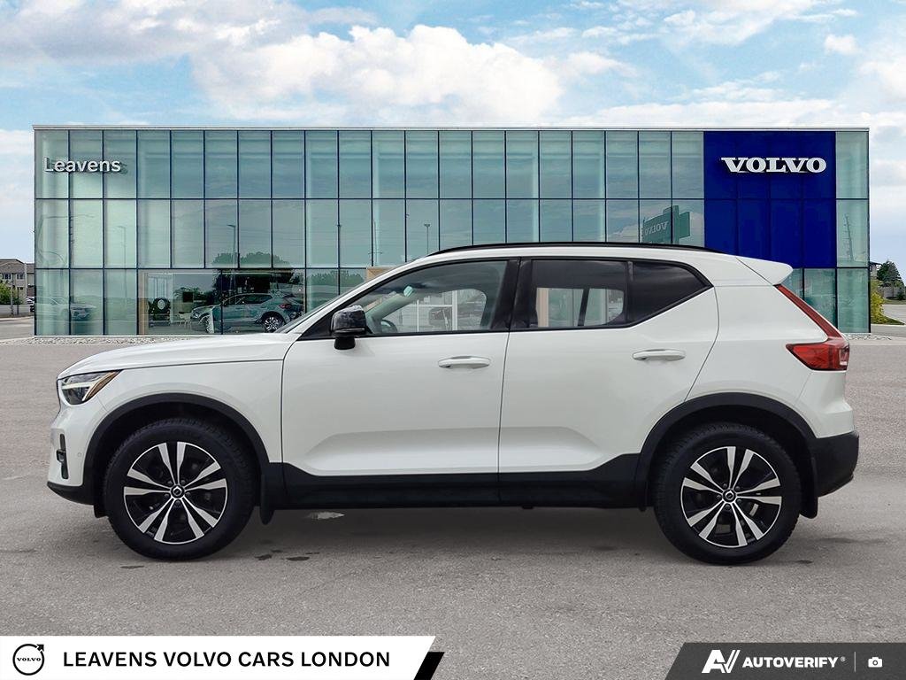 2024 Volvo XC40 ULTIMATE DARK THEME-2