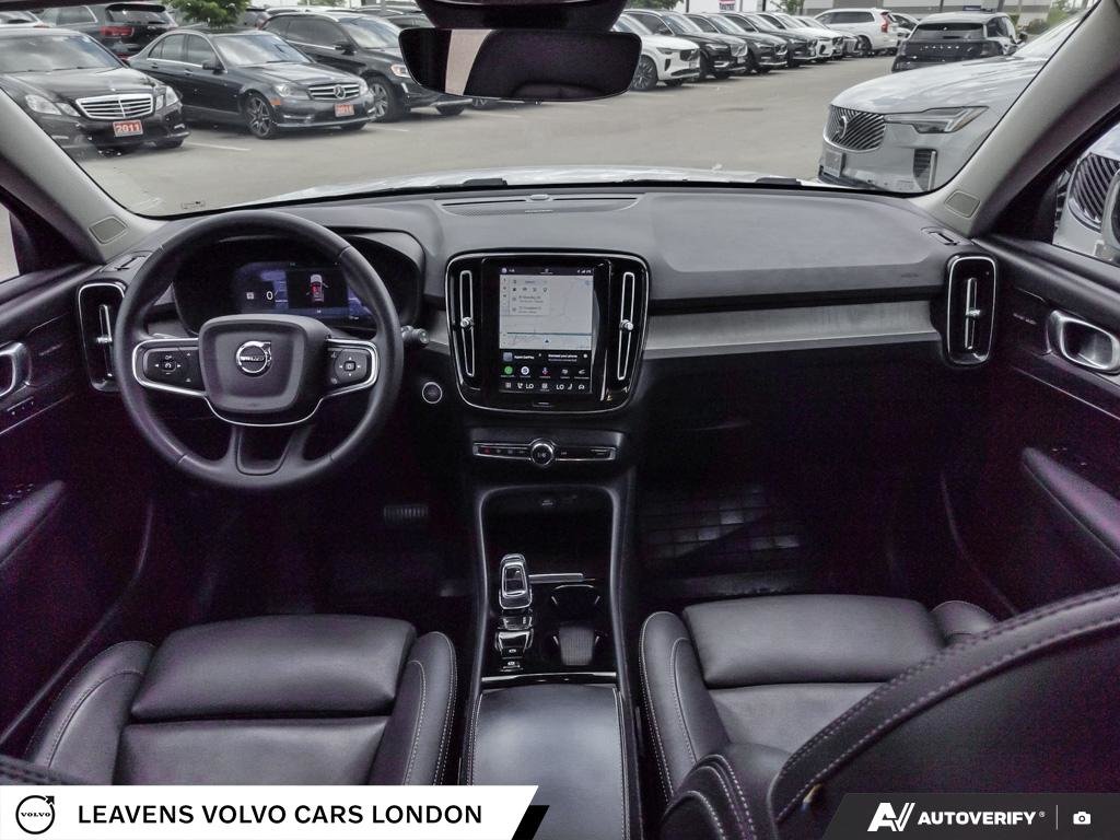 2024 Volvo XC40 ULTIMATE DARK THEME-23