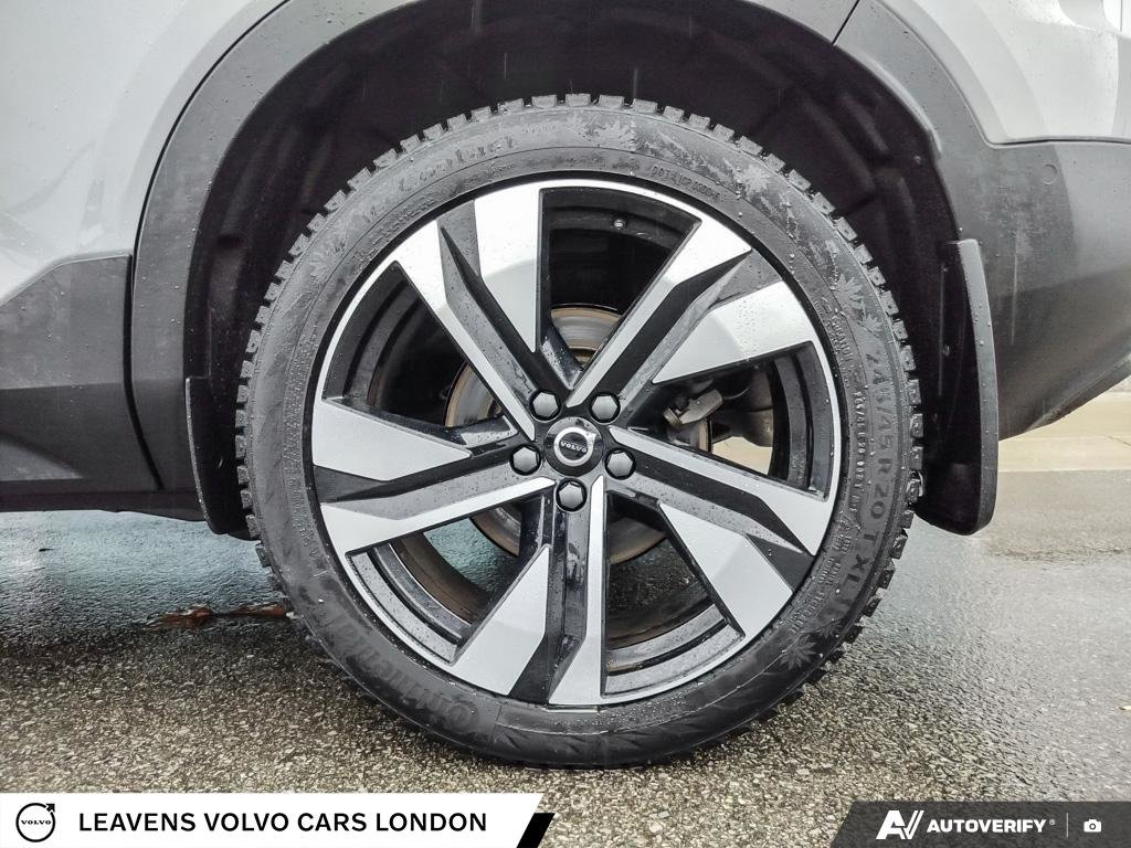 2025 Volvo XC40 PLUS DARK THEME-5