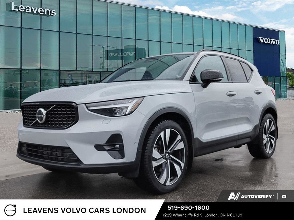 2025 Volvo XC40 PLUS DARK THEME-0