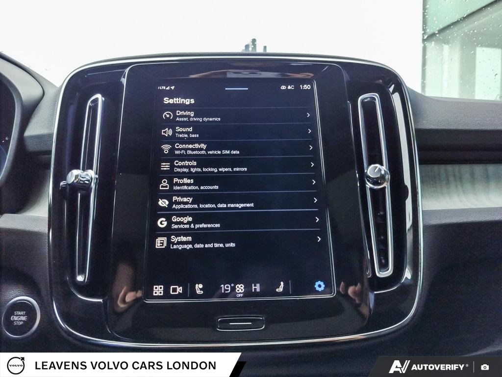 2025 Volvo XC40 PLUS DARK THEME-27