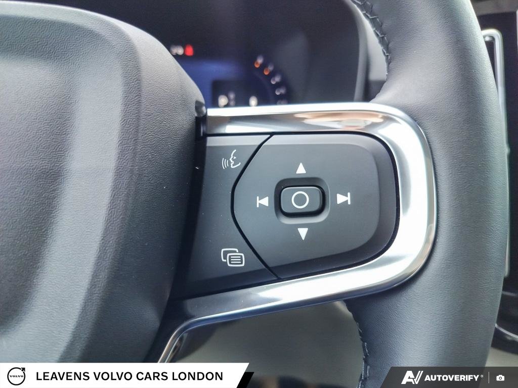 2026 Volvo XC40 PLUS DARK THEME-15