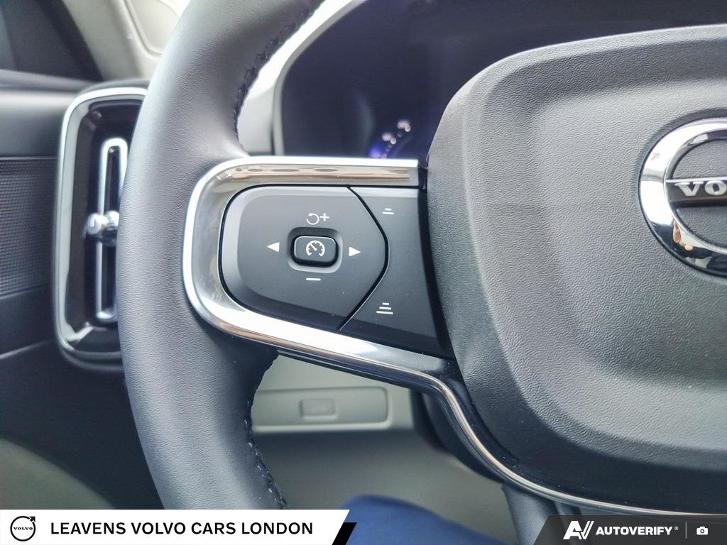 2026 Volvo XC40 PLUS DARK THEME-29