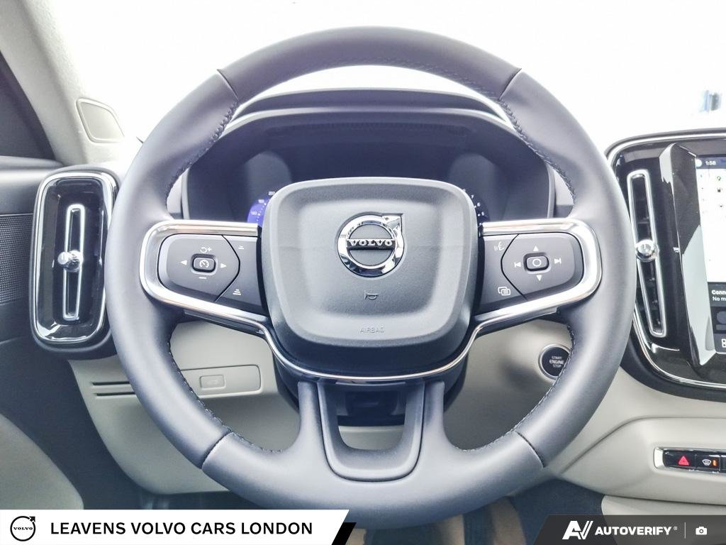 2026 Volvo XC40 PLUS DARK THEME-13