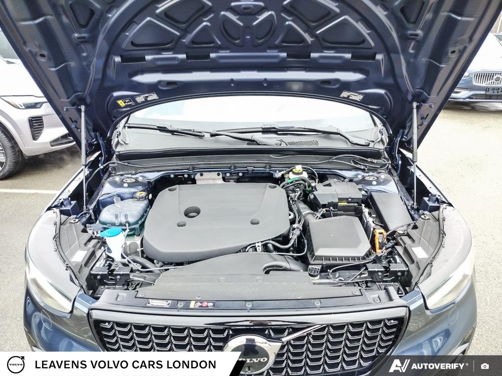 2026 Volvo XC40 PLUS DARK THEME-9