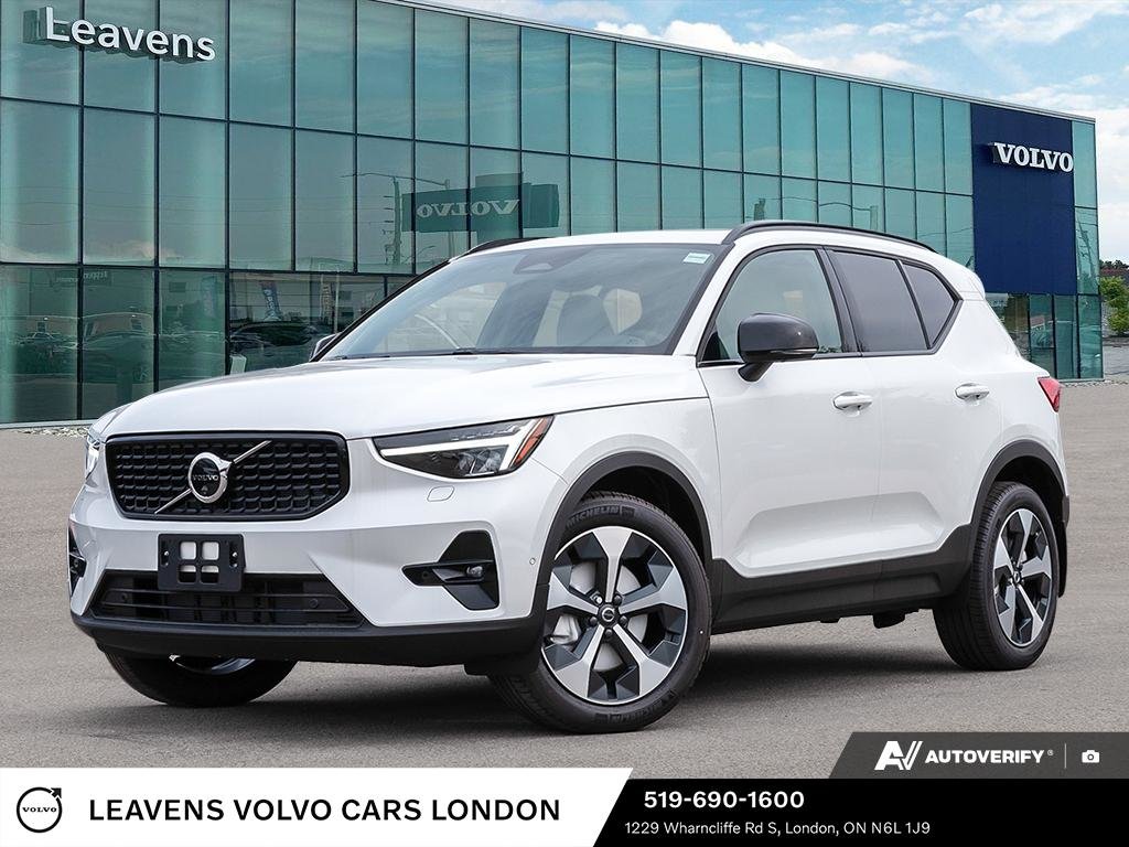 2026 Volvo XC40 PLUS DARK THEME-0