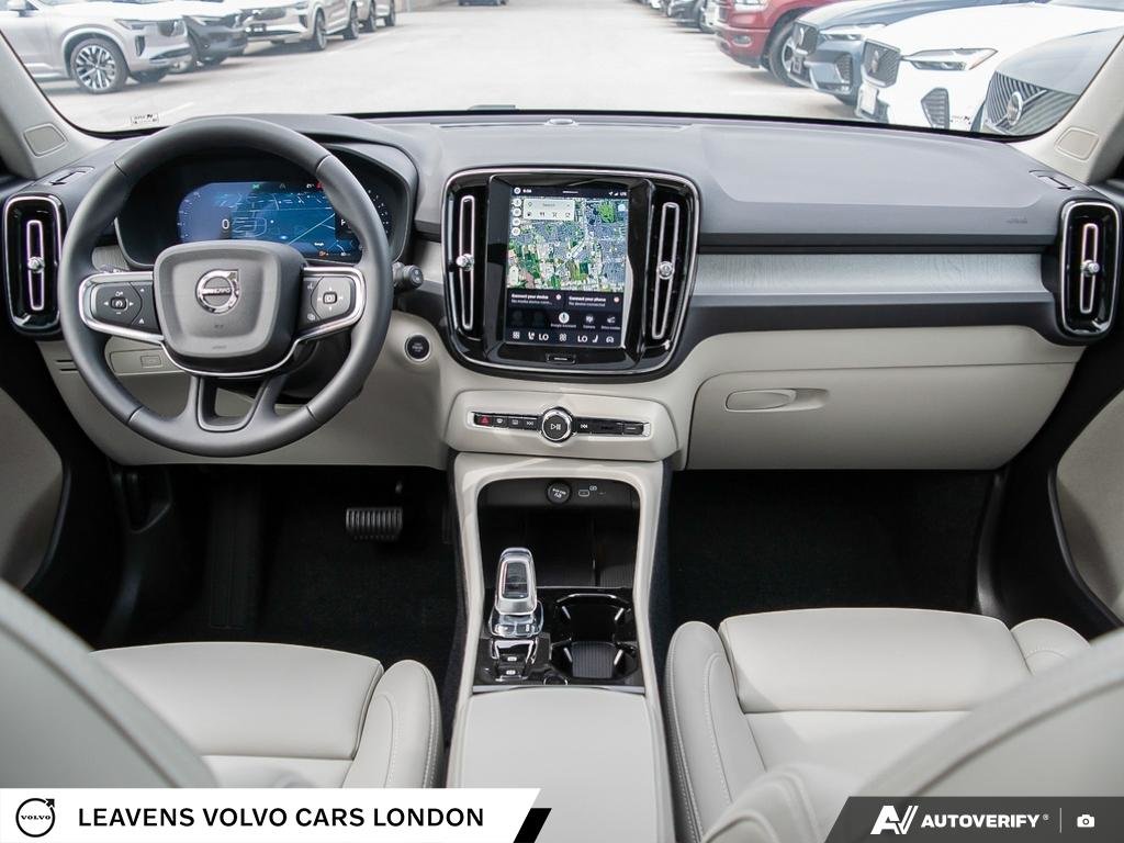 2026 Volvo XC40 PLUS DARK THEME-24