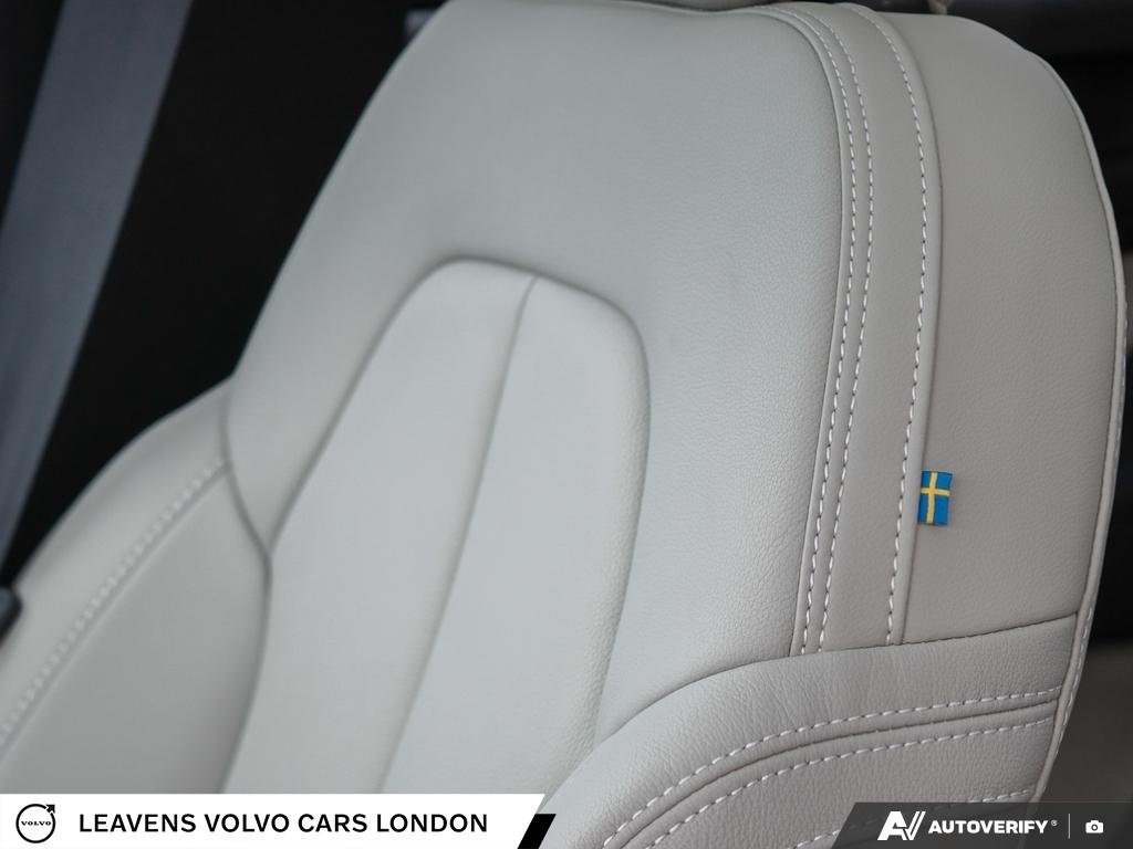 2026 Volvo XC40 PLUS DARK THEME-22