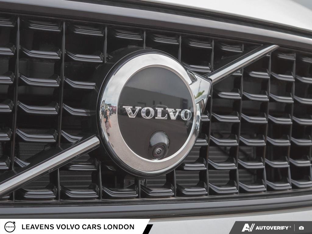 2026 Volvo XC40 PLUS DARK THEME-8